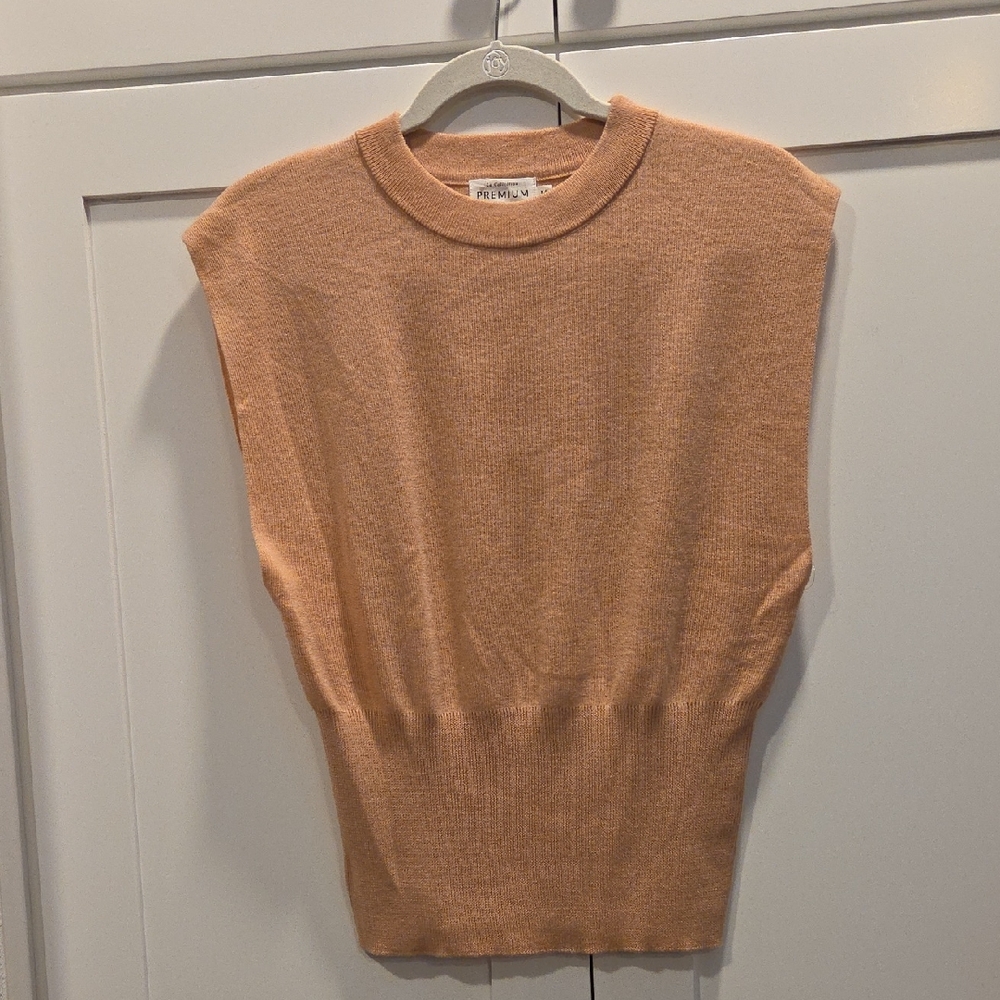 Molly Bracken Premium Knit Top in Peach NWOT - Picture 1 of 10